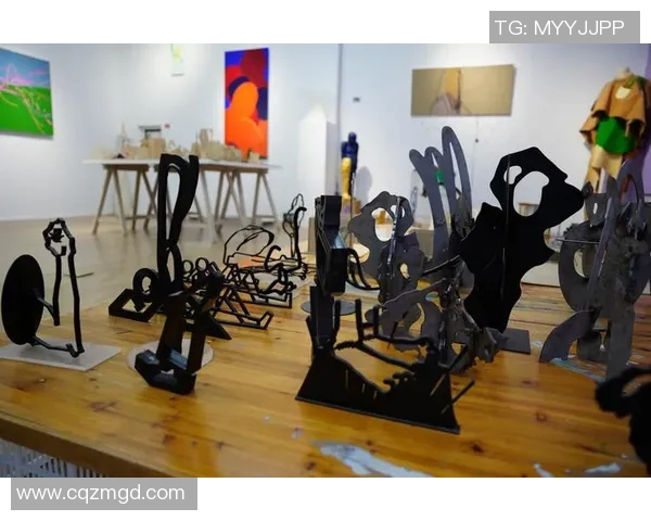 邹雨宸的艺术之路：从初学者到备受瞩目的当代艺术家探索与成长的故事