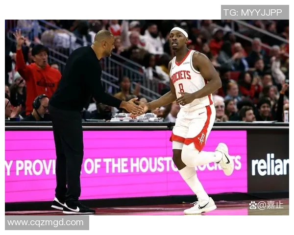 火箭队与尼克斯的激烈对决回顾及精彩瞬间分析 火箭队与尼克斯的激烈对决回顾及精彩瞬间分析